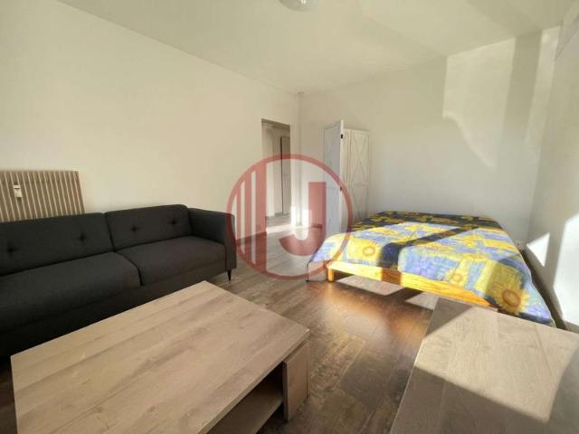 Appartement F1 meublé situé au rez de chaussée d'une réside