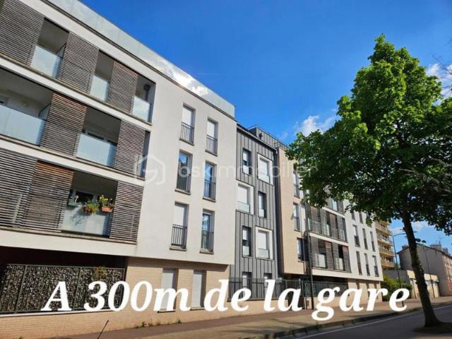 Appartement F2 44m² à 300m du RER DPE C balcon OUEST parking
