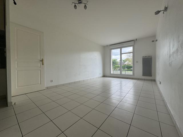 Appartement F2, 1 chambre, balcon, 1 place de parking