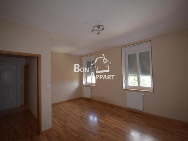 Appartement F2 1er étage ST PRIVAT LA MONTAGNE
