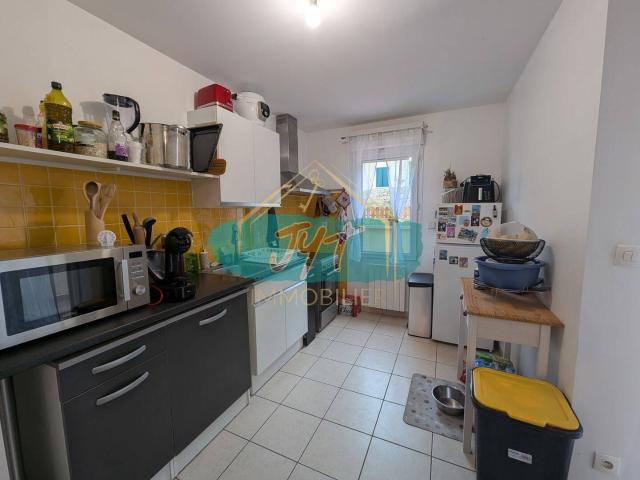 APPARTEMENT F2 + TERRASSE ET GARAGE À FONTENAY EN PARISIS