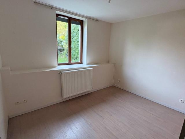 Appartement F2 au RDC de maison individuelle
