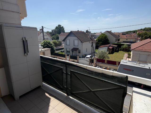 APPARTEMENT F2 AVEC BALCON ET PARKING