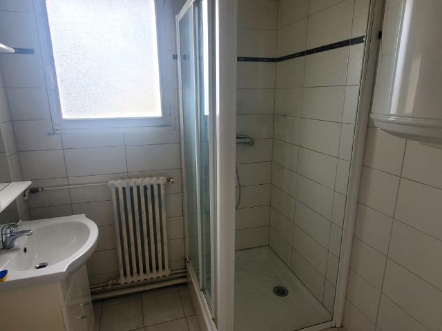 Appartement f2 avec cave et place de parking