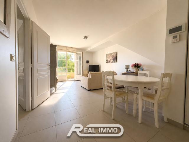 APPARTEMENT F2 AVEC GARAGE