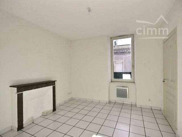 APPARTEMENT F2 avec grenier LE TEIL