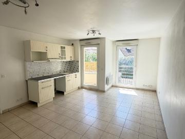 APPARTEMENT F2 AVEC PLACE DE PARKING ET CAVE