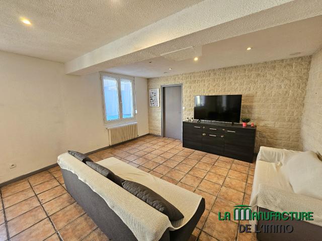 F2 SPACIEUX 58,32 M2 CARREZ SECTEUR BERGSON PROX. TRANSPORTS ET COMMERCES