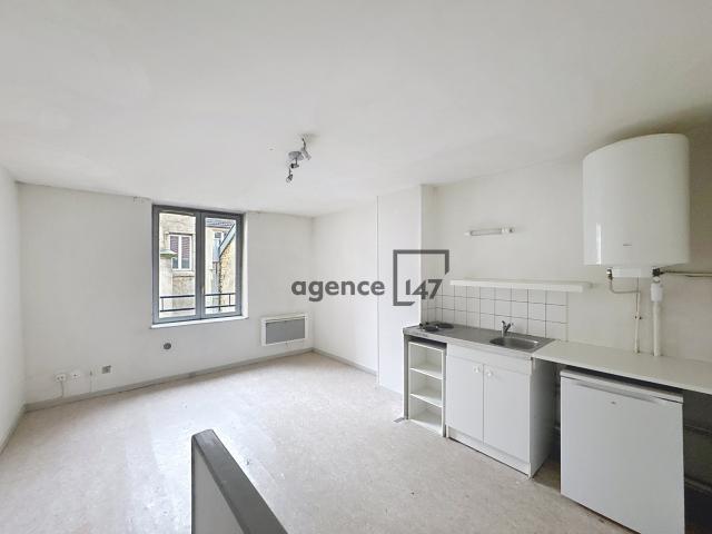 Appartement F2 cave proximité centre ville