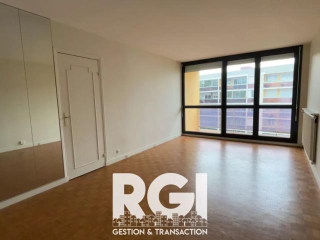 Appartement F2 de 50 m² à Élancourt – 4ᵉ et dernier étage