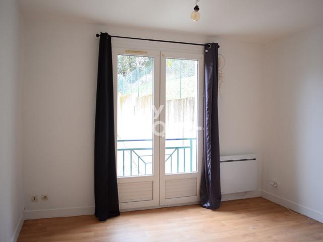 APPARTEMENT F2 ÉPERNON