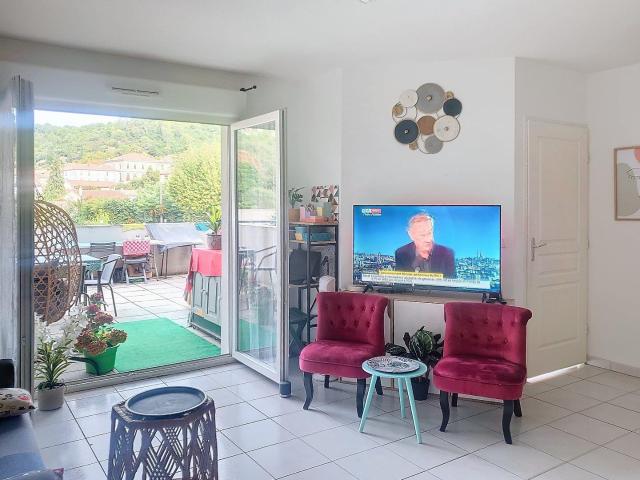 Appartement F2, grande terrasse et garage. Vendu loué 40m² Bédarieux