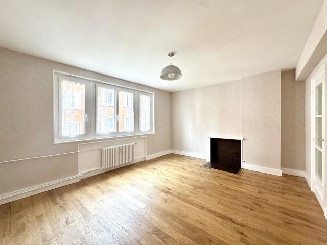 APPARTEMENT F2 HYPER CENTRE