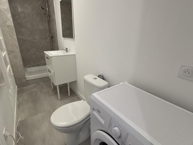 APPARTEMENT F2 MEUBLE AVEC TERRASSE
