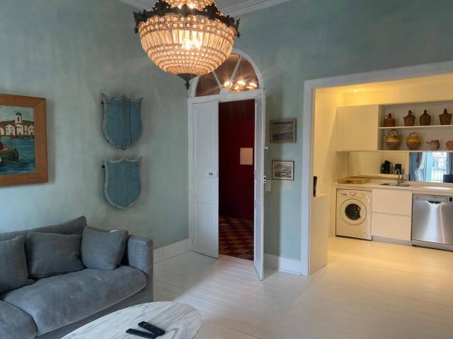 Appartement F2 meublé sur quai vue canal