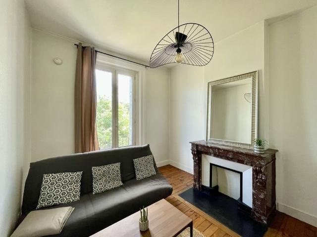 Appartement F2 meublé Rue Palluat de Besset