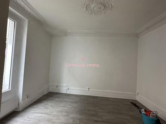 Appartement F2 plein centre ville de Mantes La Jolie dans un bel immeuble de caractère