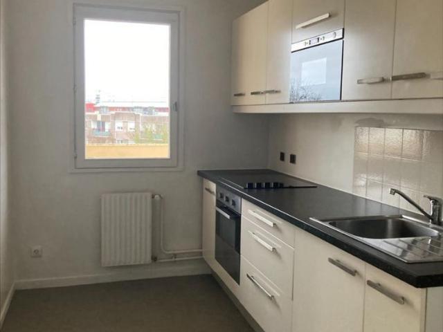 APPARTEMENT F2 PR COMMERCES