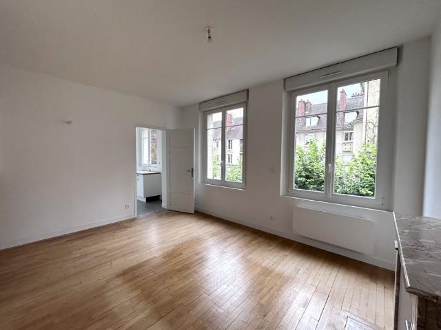 APPARTEMENT F2 QUARTIER CATHÉDRALE