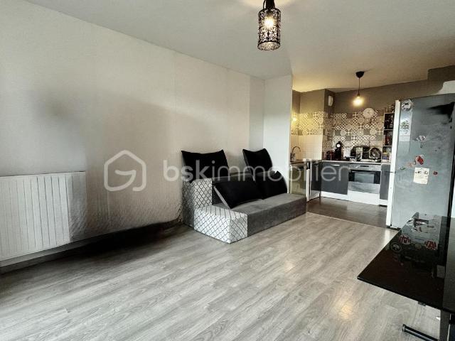 APPARTEMENT F2 SUR LA COMMUNE DE FLEURY MÉROGIS