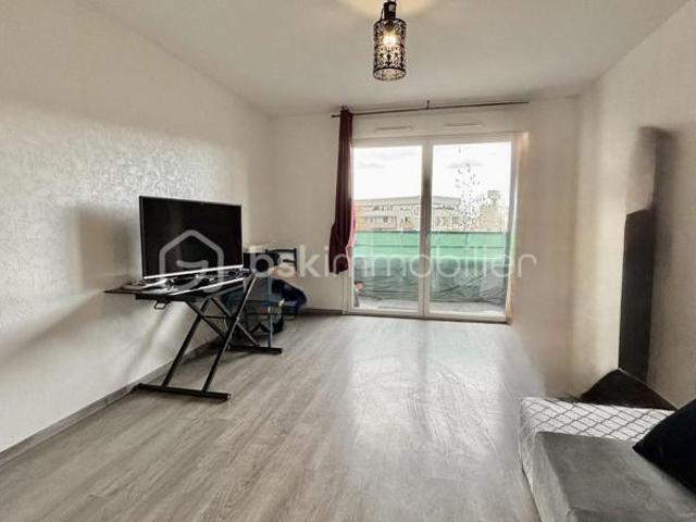 APPARTEMENT F2 SUR LA COMMUNE DE FLEURY MÉROGIS