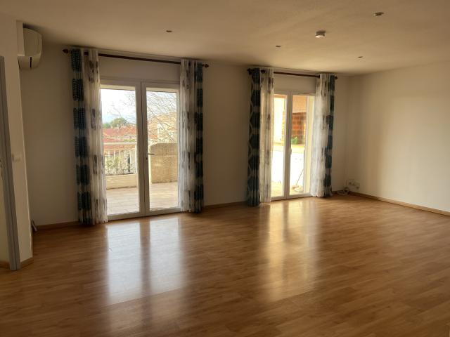 APPARTEMENT F4 + TERRASSE et PARKINGS Groupement Immobilier 66