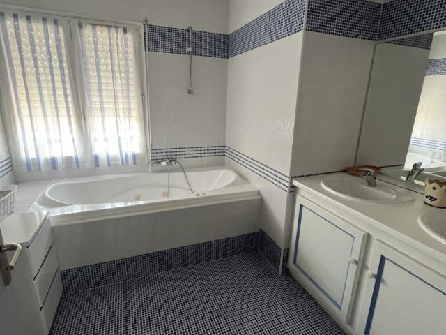 APPARTEMENT F4 + TERRASSE et PARKINGS Groupement Immobilier 66
