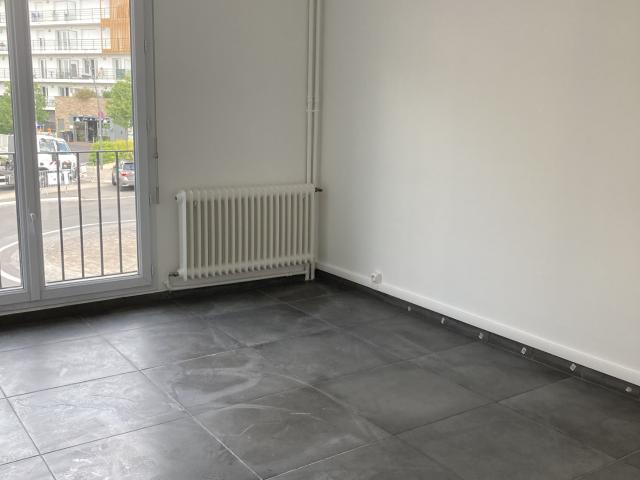 APPARTEMENT F4 A LA ROCHETTE CENTRE VILLE