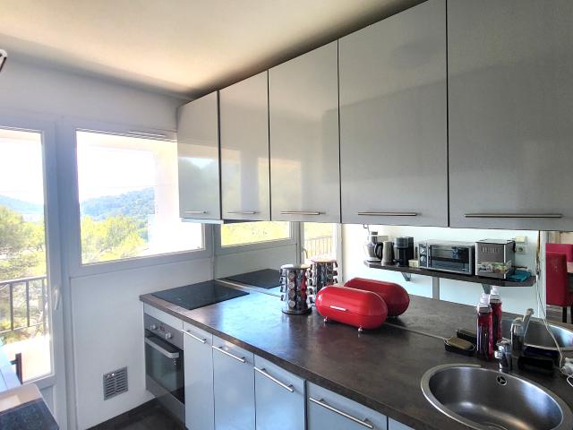 Appartement F4 avec terrasse et parking vue dégagée
