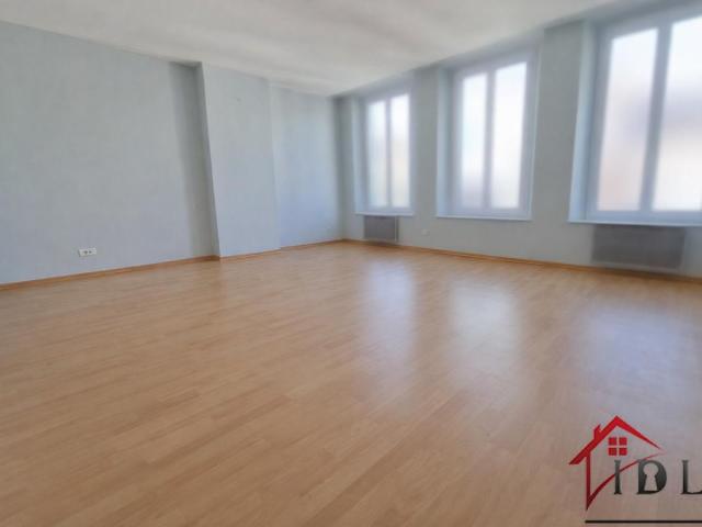 Appartement F4 en duplex hyper centre ville Châlons en Champ