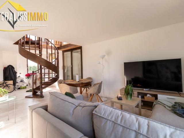 Appartement F5 en duplex à deux pas de la gare !