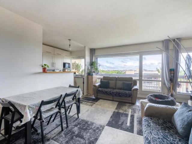 Élancourt 4 pièces vue imprenable et balcon