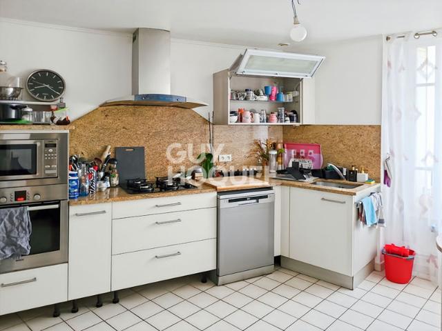 Appartement familial 5 pièces de 179 m² ? Tournan en Brie