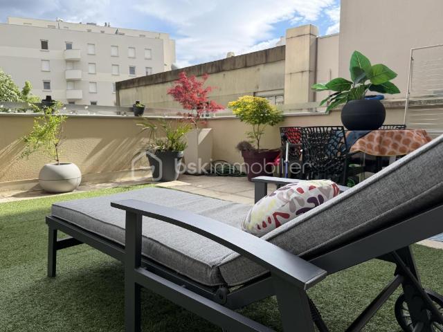 APPARTEMENT FAMILIAL DIJON 2 TERRASSES et GARAGE