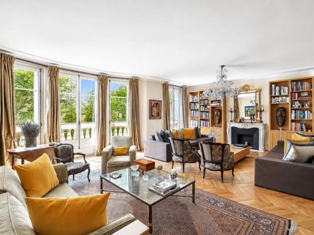 Appartement familial et de réception de 235m2 16ème Nord