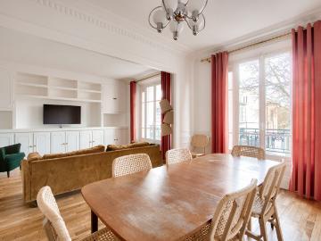 appartement familial meublé, alliant charme de l'ancien et confort moderne