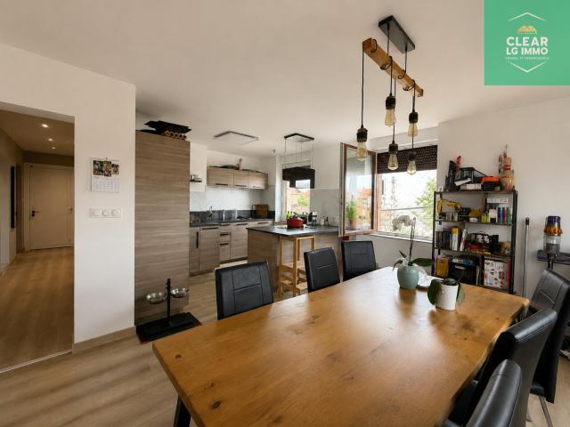 APPARTEMENT FAMILIAL RÉNOVÉ DE 109 M2 AVEC JARDIN, TERRASSE ET GARAGE