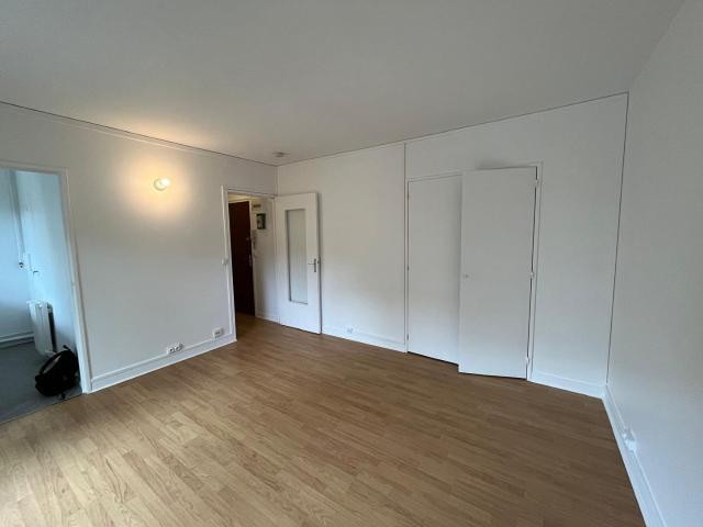 Appartement Fontenay Aux Roses 1 pièce s 22.95 m2