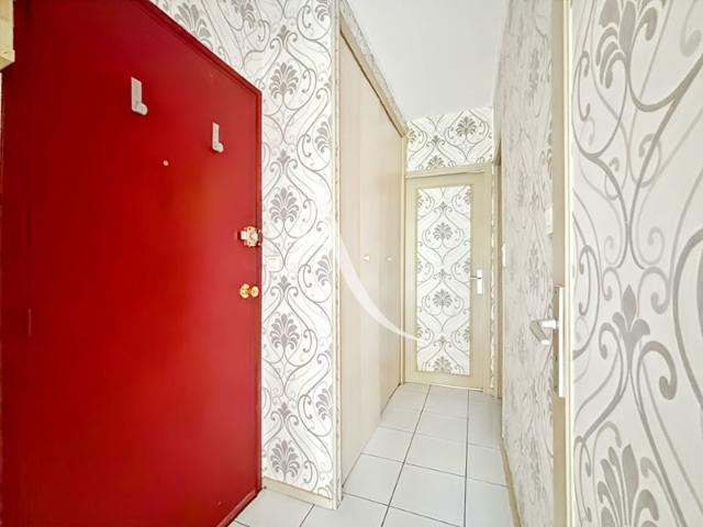 Appartement Fontenay Le Fleury 1 pièce s 26.73 m2