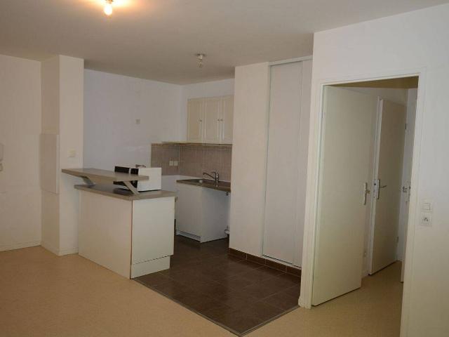 Appartement Fontenay Le Fleury 2 pièces 42.85 m2