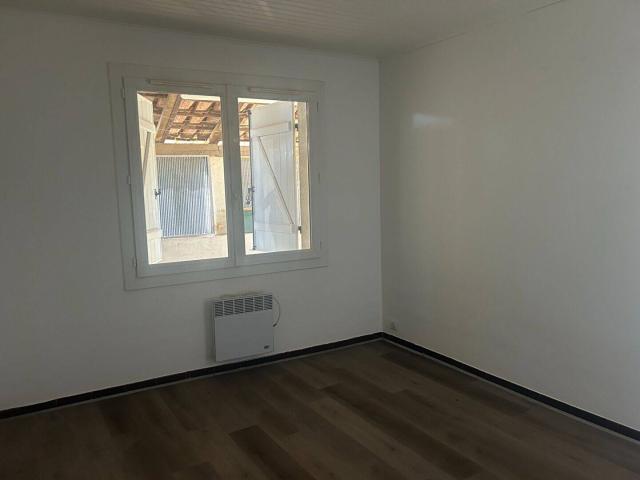 Appartement Fos Sur Mer 2 pièce s 25.79 m2 en rez de chaussée