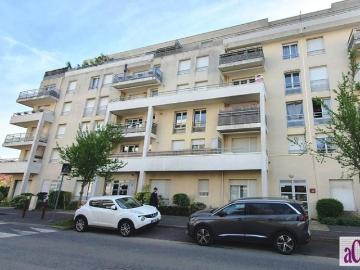 Appartement Fresnes 4 pièce s 98.79 m2 dernier étage avec terrasse