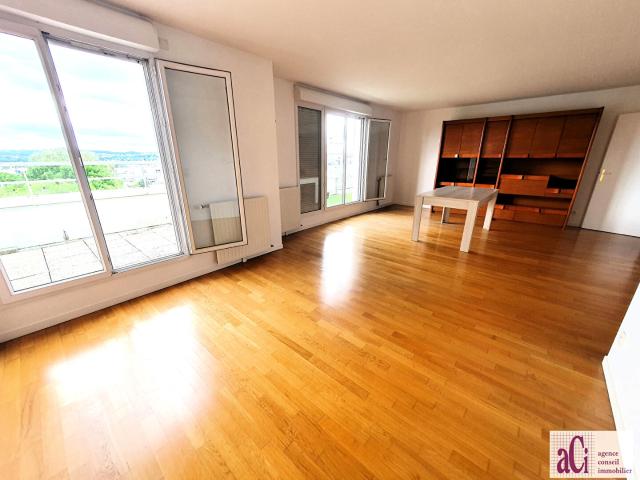 Appartement Fresnes 4 pièce s 98.79 m2 dernier étage avec terrasse