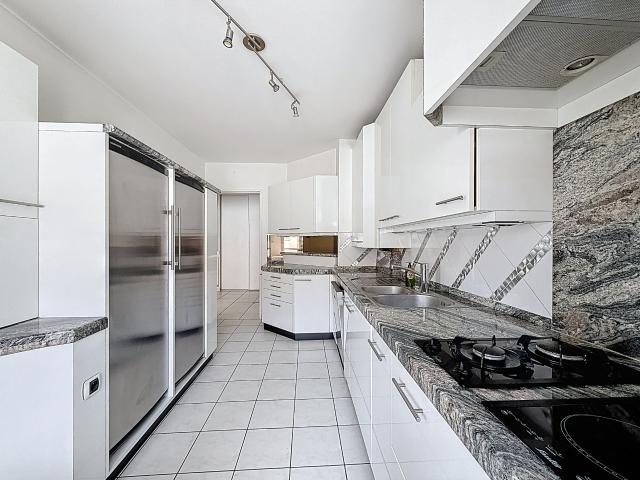 APPARTEMENT GRATTE CIEL