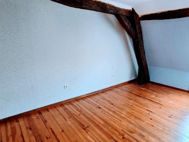 Appartement Gray 4 pièce s 80 m2