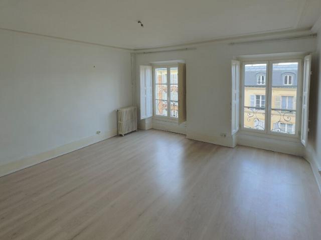 Appartement Grand T1 à louer à Versailles Saint Louis, Versailles
