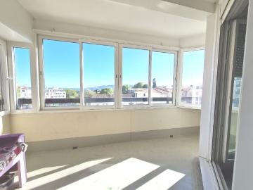 Appartement à louer à Alpes - Cuisine équipée