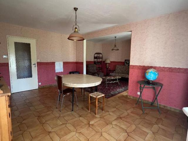 Appartement Guilherand Granges 5 pièce s 93 m2, garage, cave