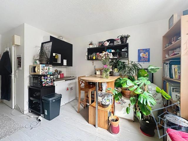 Appartement Guyancourt 1 pièce s 18.23 m2