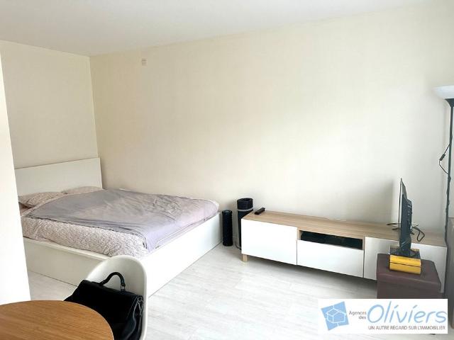 Appartement Guyancourt 1 pièce s 25.91 m2